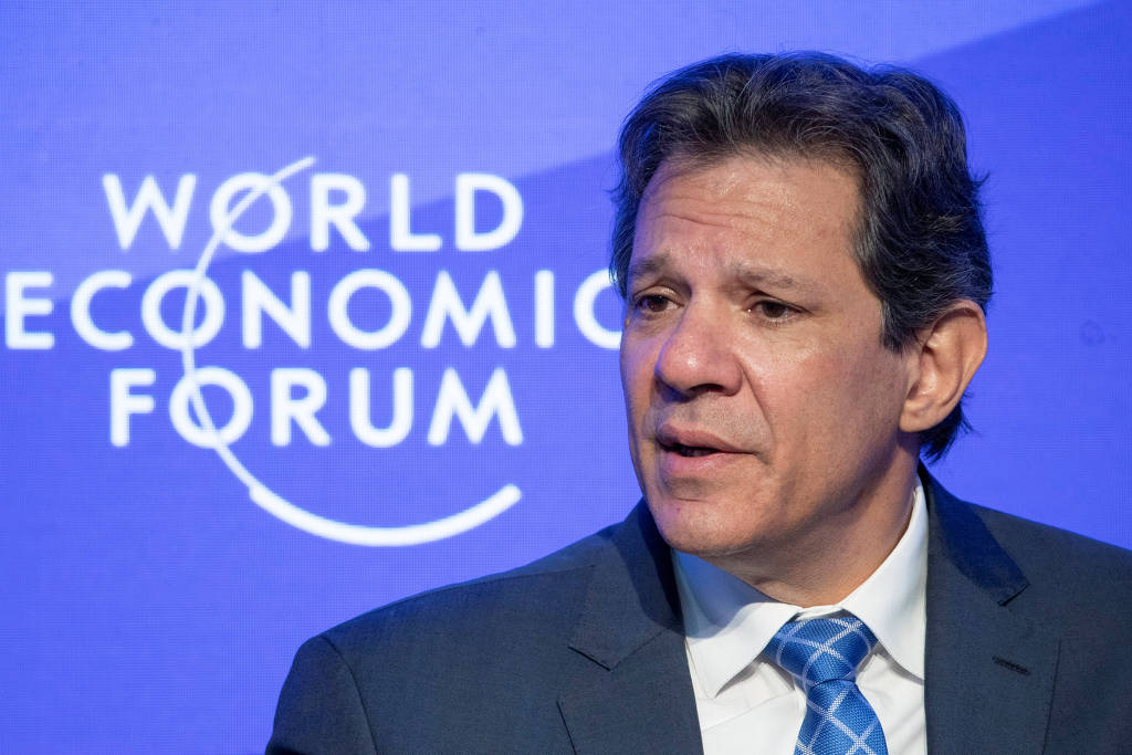Haddad diz que governo quer votar mudança no IR no segundo semestre